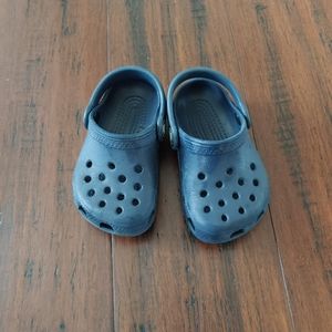 Crocs size 4/5